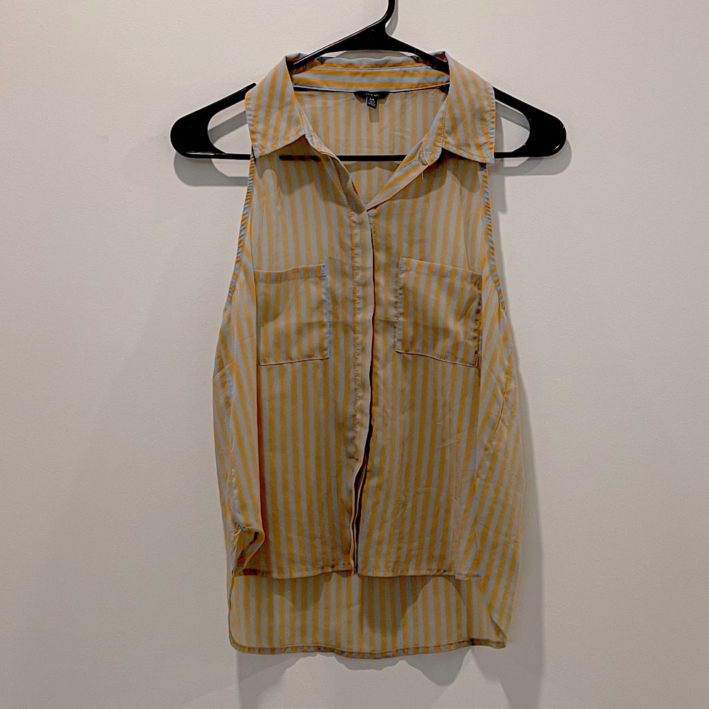 Stripe shoulder-less button down top with front pockets in S